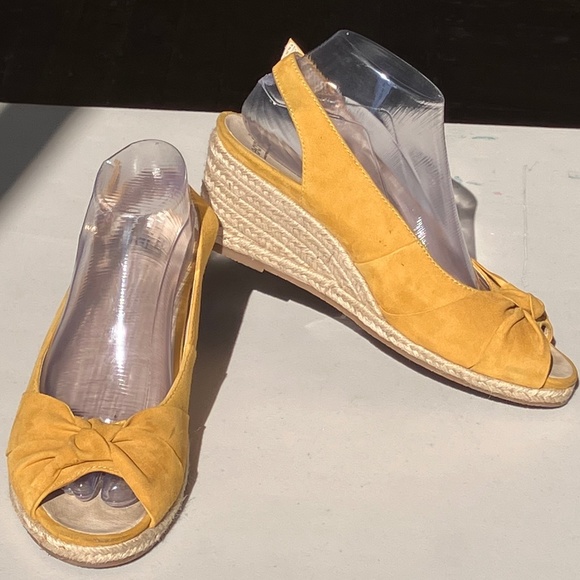 Earth Shoes - Sunflower yellow Thaura Bermuda leather open till wedges